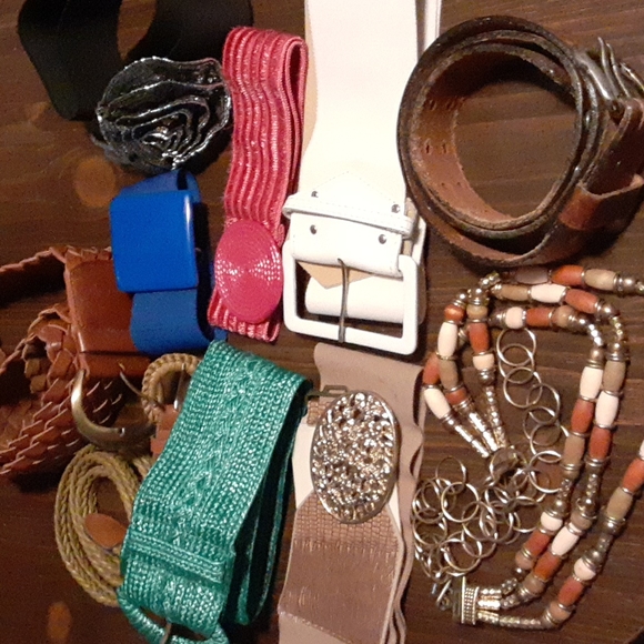 10 Ladies Fashion Belts, size small-medium. Leather, Stretch, and Beaded Belts. - Picture 2 of 2